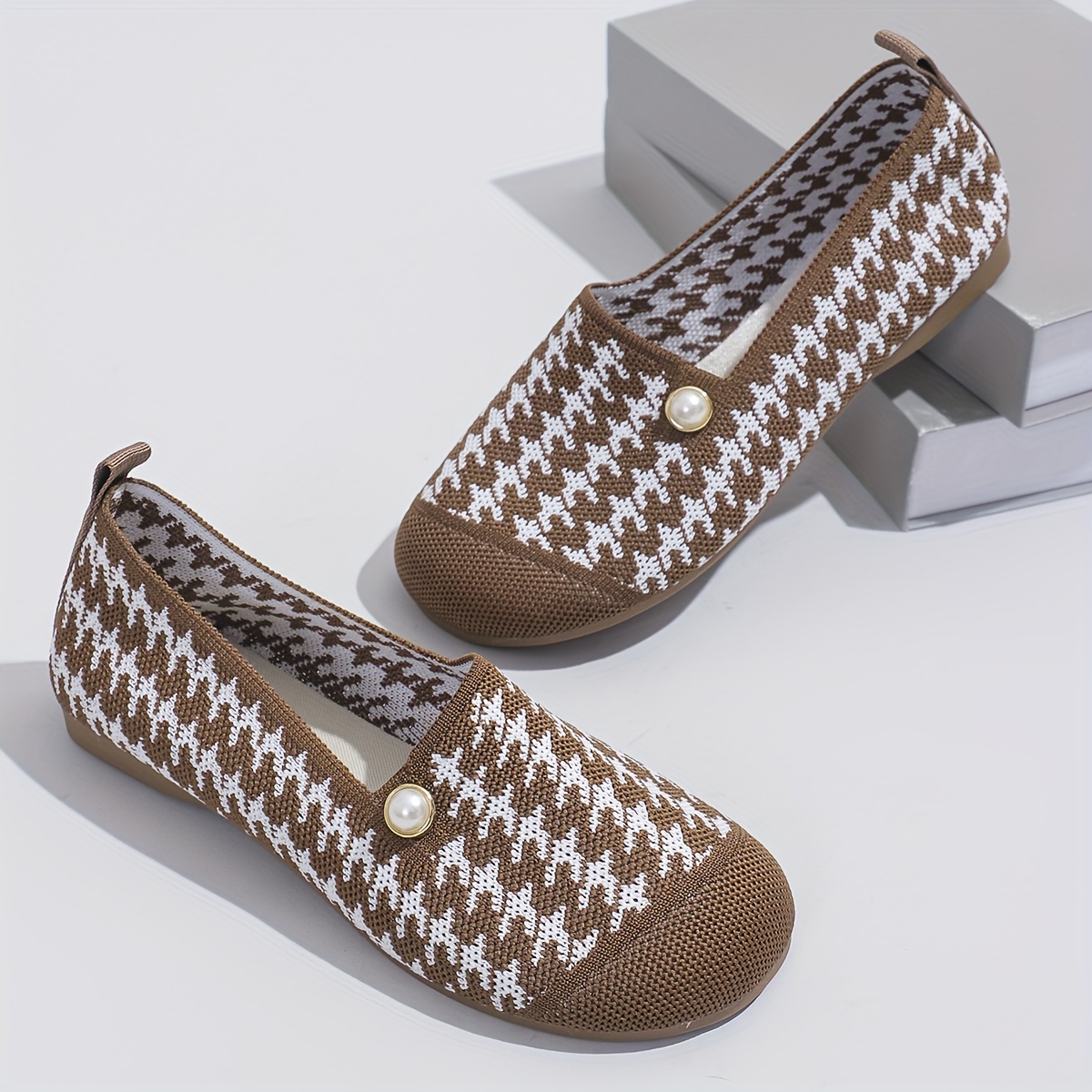 🔥Last Day Promotion 50% OFF - Women's Comfortable Breathable Pearl Embellished Round Toe Walking Shoes