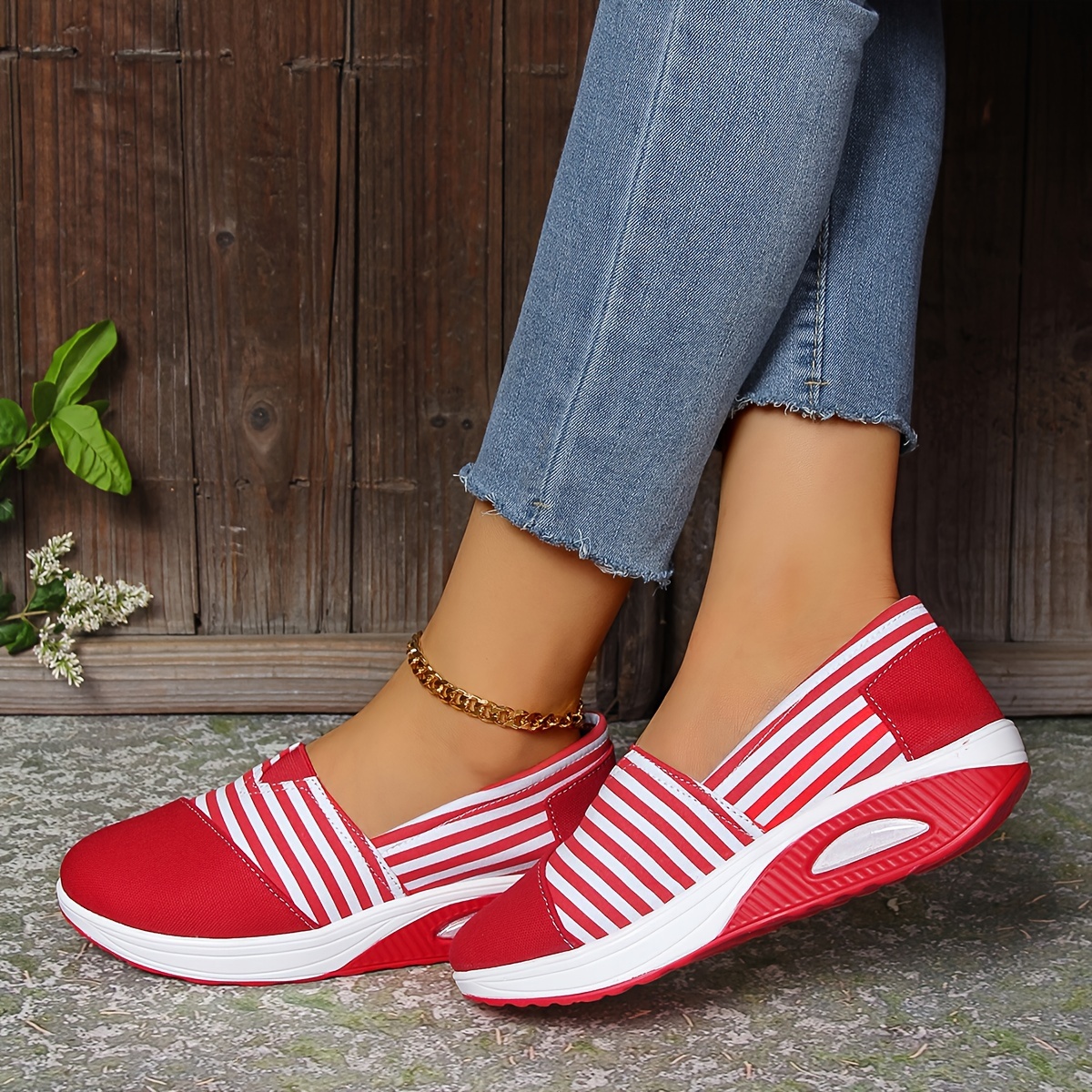 🔥Last Day Promotion 50% OFF - Women's Comfort Striped Slip-On Orthopaedic Sneakers