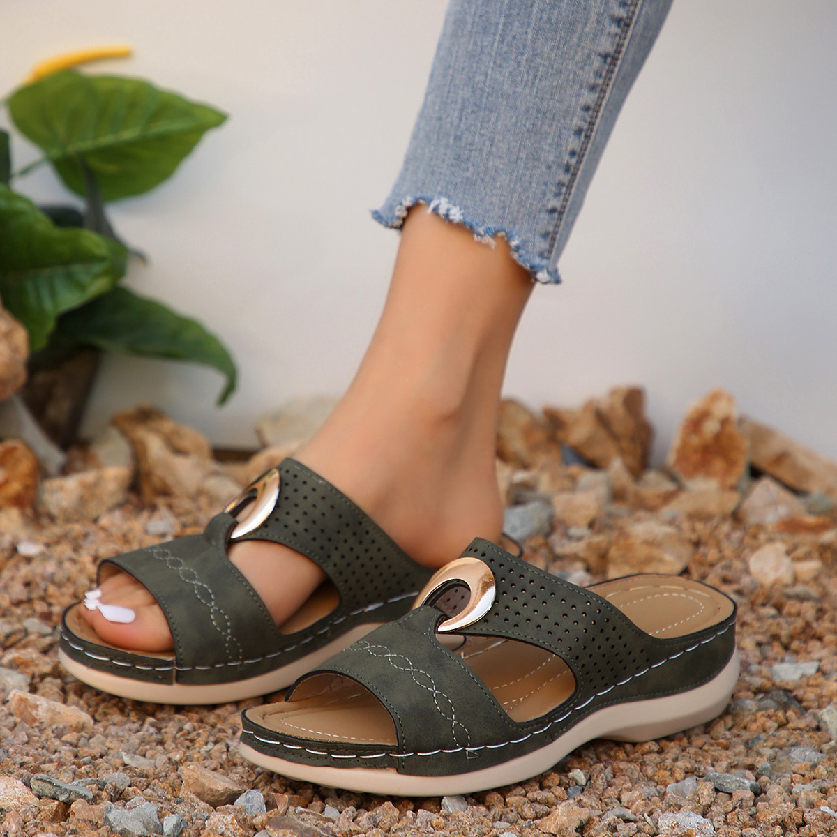 🔥Last Day Promotion 50% OFF - Women's Casual Breathable Leather Orthopaedic Platform Sandals (Buy 2 Free Shipping)