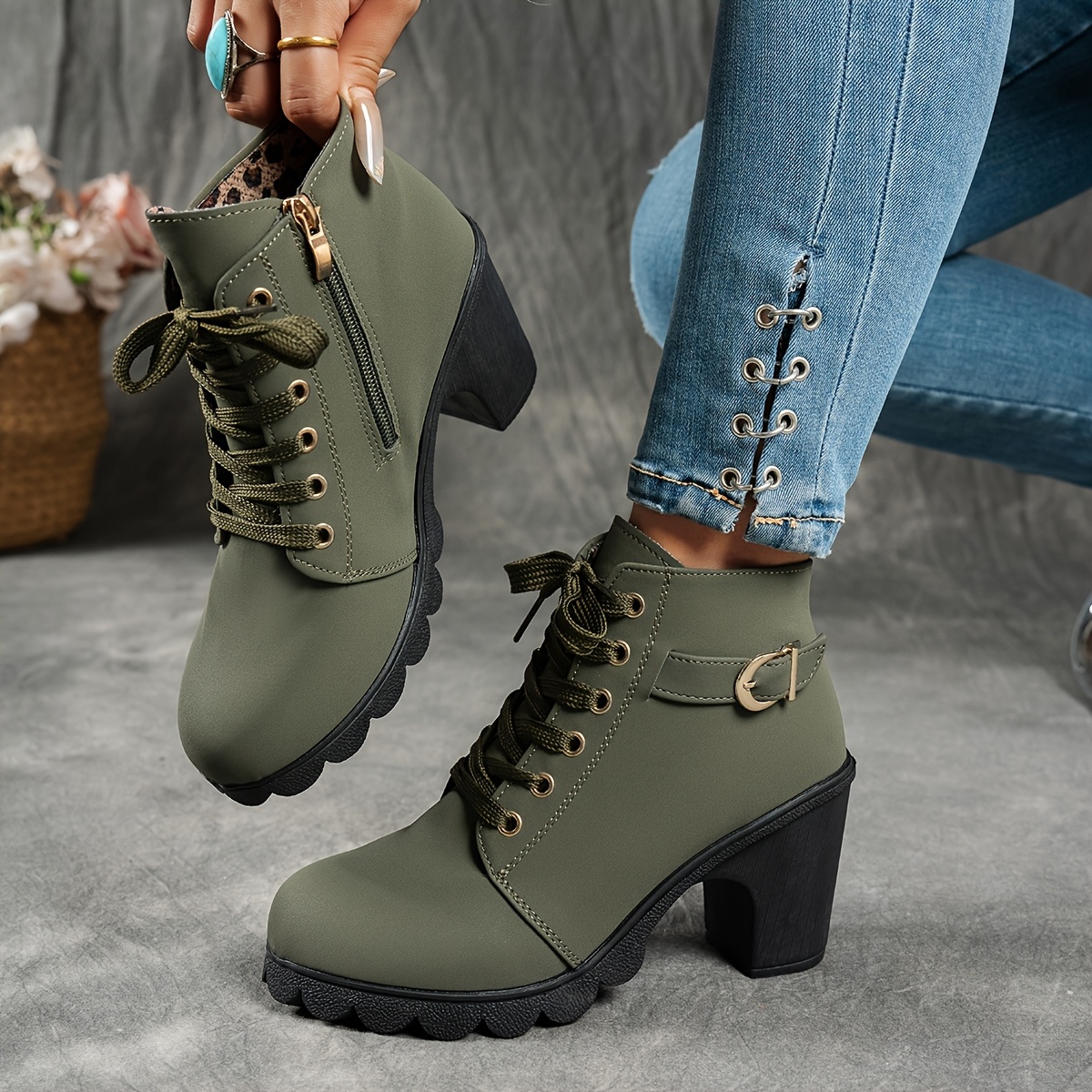 🔥Last Day Promotion 50% OFF - Women's Side-Zip Mid-Heel Leather Ankle Boots