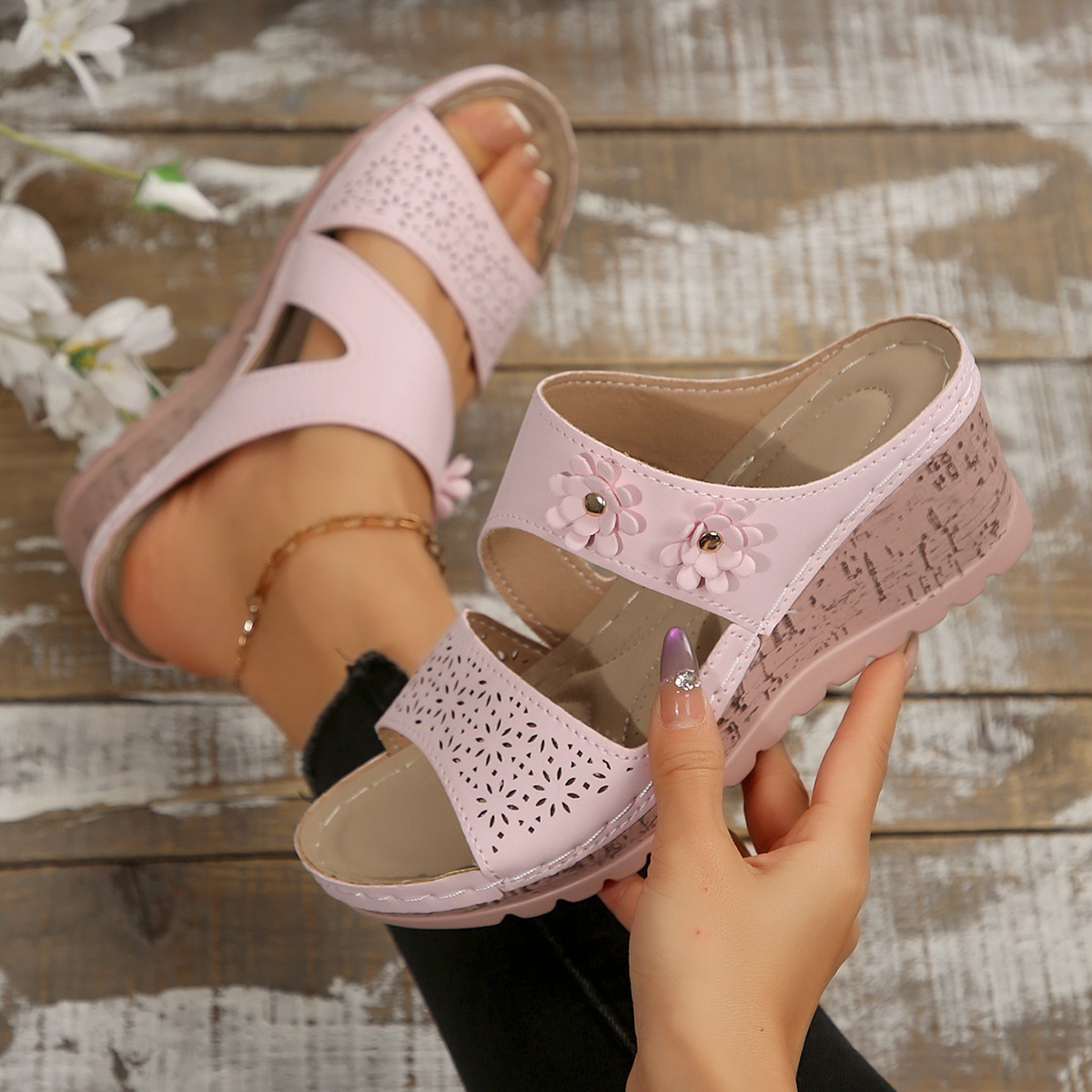 🔥Last Day Promotion 50% OFF - Women's Elegant Floral Embellished Wedg