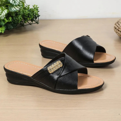 🔥Last Day Promotion 50% OFF - Women's Fashion Thick Bottom Leather Sandals