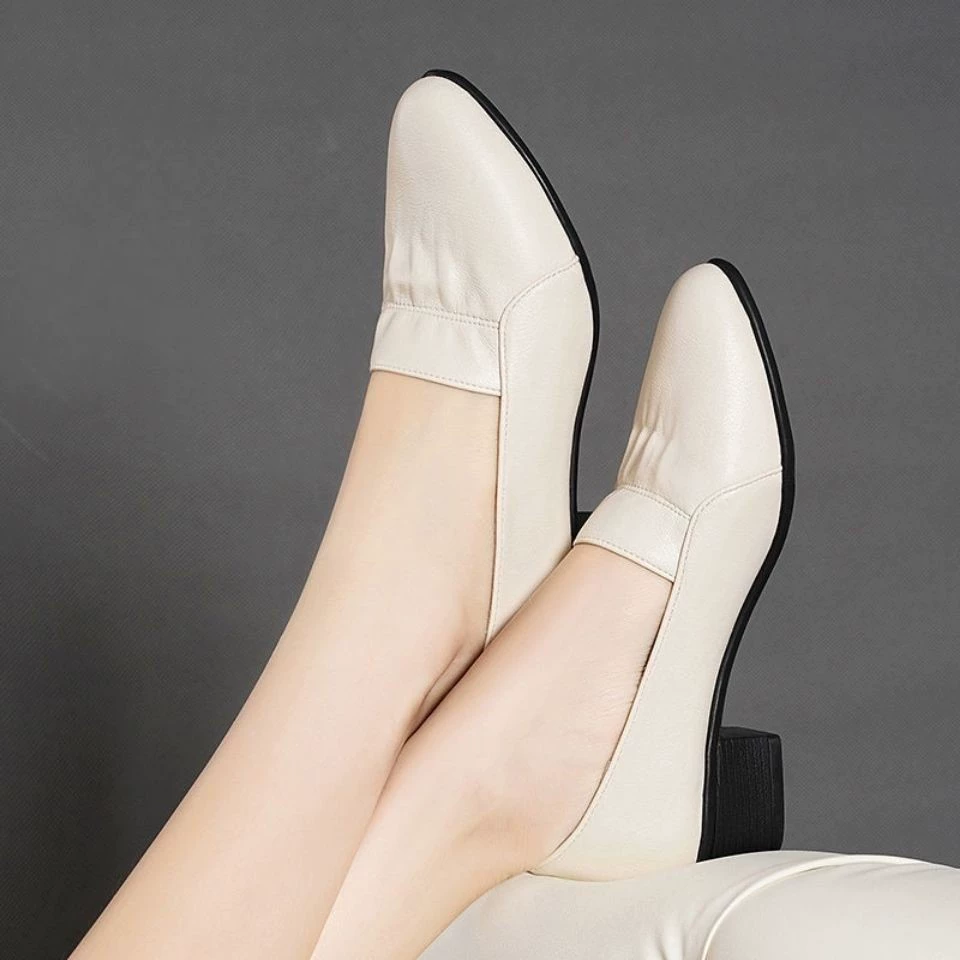 🔥Last Day Promotion 50% OFF - Women's Trendy Non-slip Soft Sole Short Heeled Leather Shoes