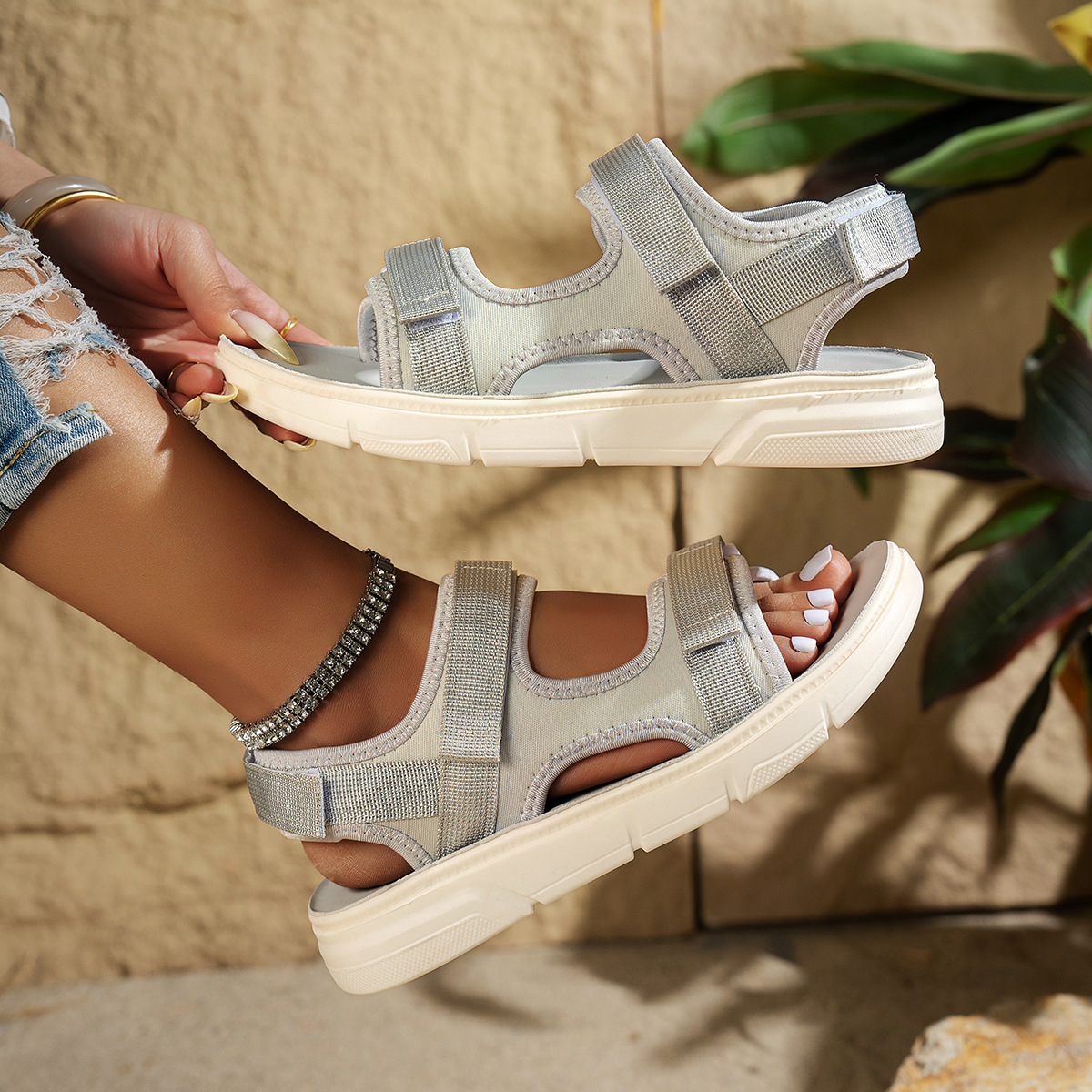 🔥Last Day Promotion 50% OFF - Women's Comfortable Velcro-Fastening Casual Sandals