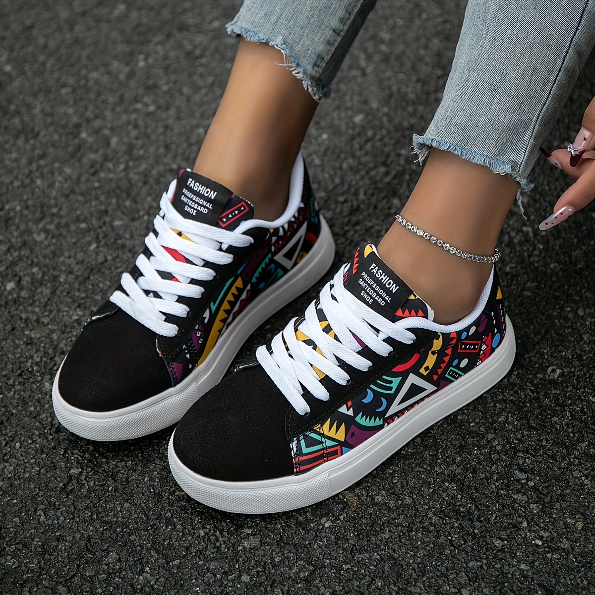 🔥Last Day Promotion 50% OFF - Women's Trendy Comfortable Graffiti Print Orthopedic Sneakers