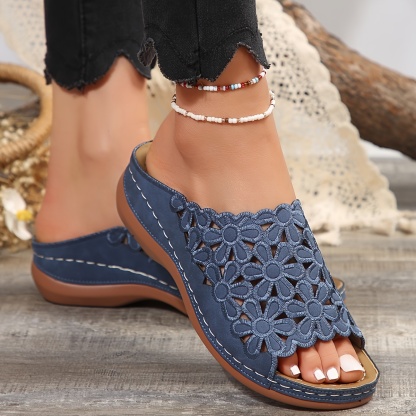🔥Last Day Promotion 50% OFF - Women's Floral Design Comfort Wedge Orthopaedic Sandals