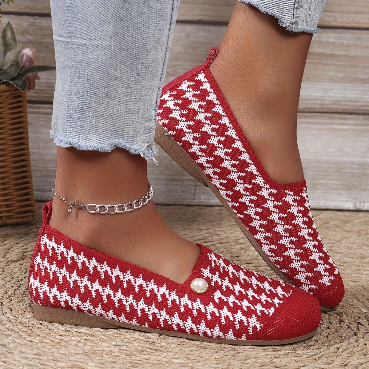 🔥Last Day Promotion 50% OFF - Women's Comfortable Breathable Pearl Embellished Round Toe Walking Shoes