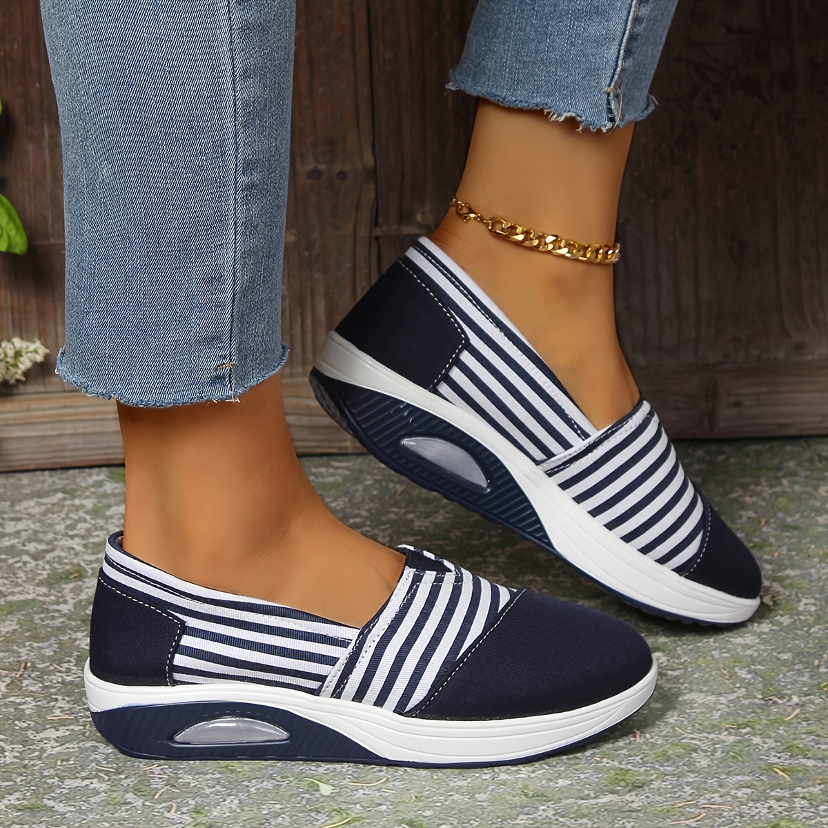 🔥Last Day Promotion 50% OFF - Women's Comfort Striped Slip-On Orthopaedic Sneakers