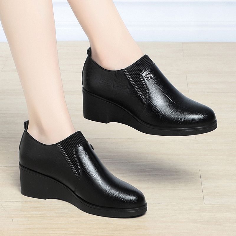 🔥Last Day Promotion 50% OFF - Women's Solid-Colour Fashion Wedge Orthopaedic Leather Shoes