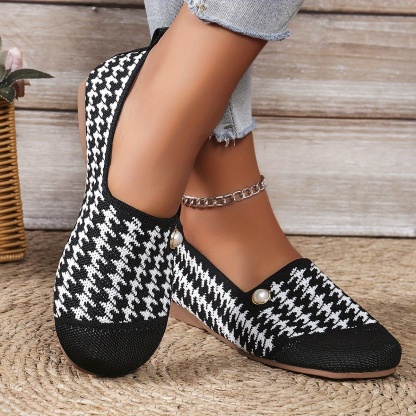 🔥Last Day Promotion 50% OFF - Women's Comfortable Breathable Pearl Embellished Round Toe Walking Shoes