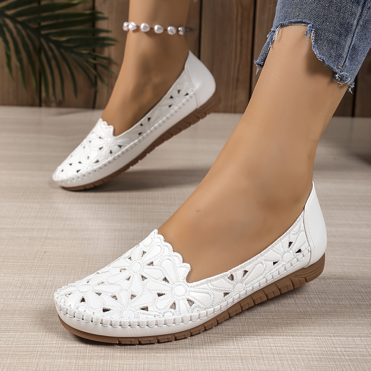🔥Last Day Promotion 50% OFF - Women's Comfortable Lightweight Fashion Cut-Out Casual Shoes