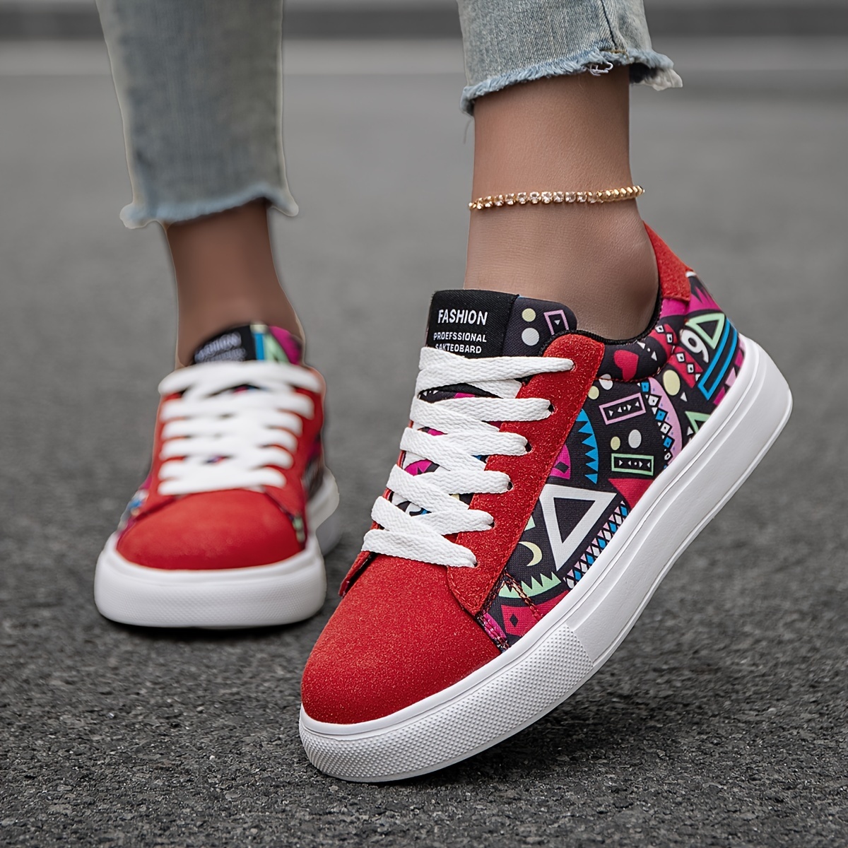🔥Last Day Promotion 50% OFF - Women's Trendy Comfortable Graffiti Print Orthopedic Sneakers