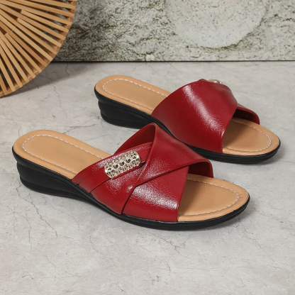 🔥Last Day Promotion 50% OFF - Women's Fashion Thick Bottom Leather Sandals