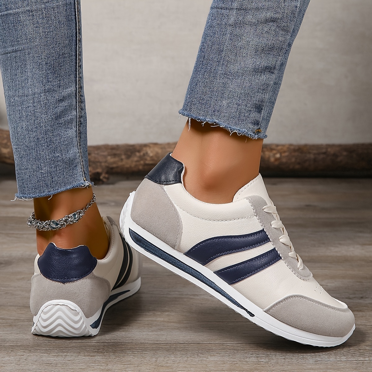 🔥Last Day Promotion 50% OFF - Women's Lightweight Low Top Orthopaedic Sneakers