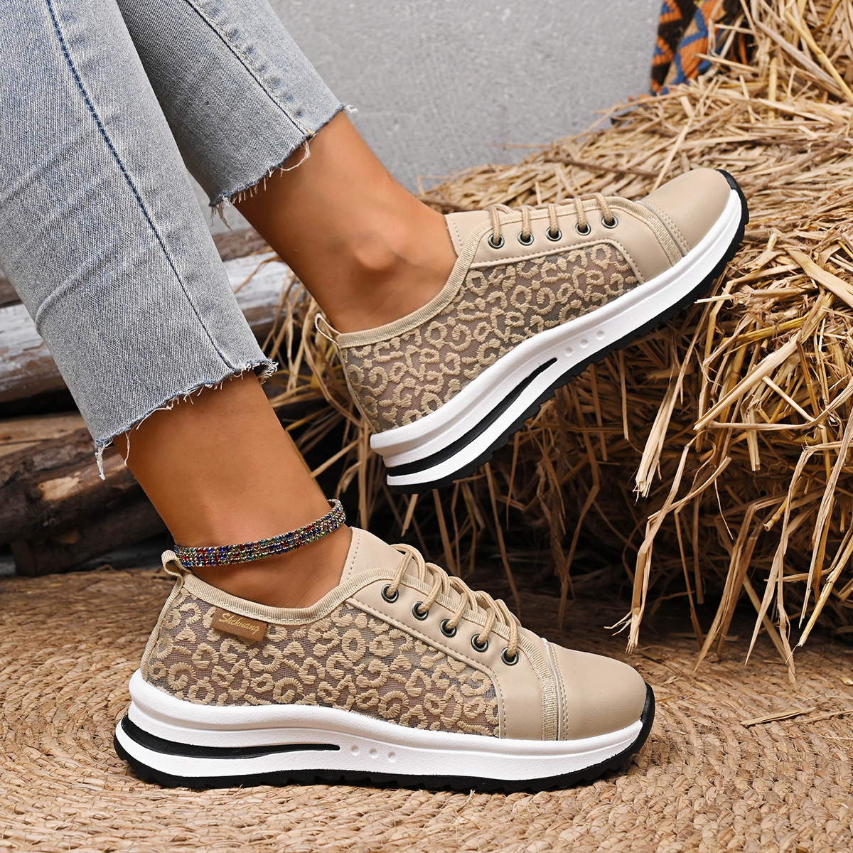 🔥Last Day Promotion 50% OFF - Women's Comfortable Breathable Orthopaedic Sneakers