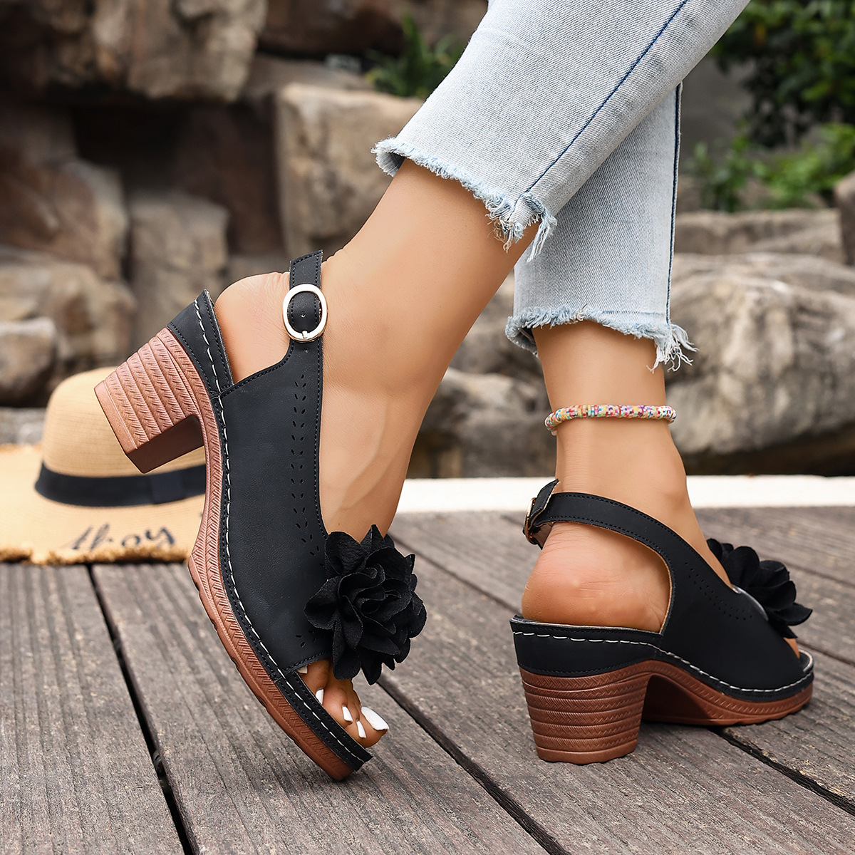 🔥Last Day Promotion 50% OFF - Women's Fashion Floral Block Heel Casual Sandals