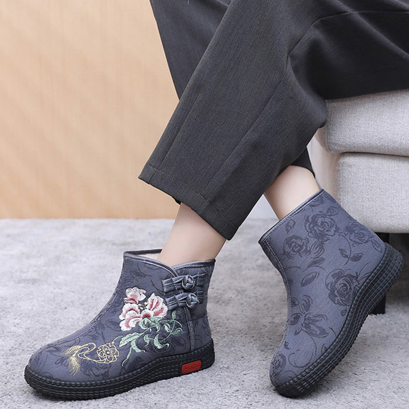 🔥Last Day Promotion 50% OFF - Women's Hand-Embroidered Warm Cotton Boots