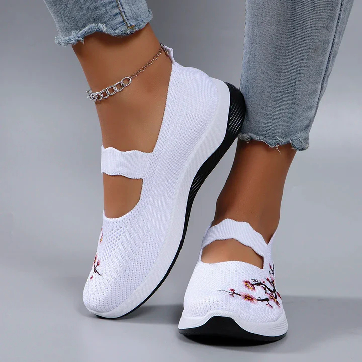 🔥Last Day Promotion 50% OFF - Women's Casual Breathable Slip On Orthopaedic Walking Shoes
