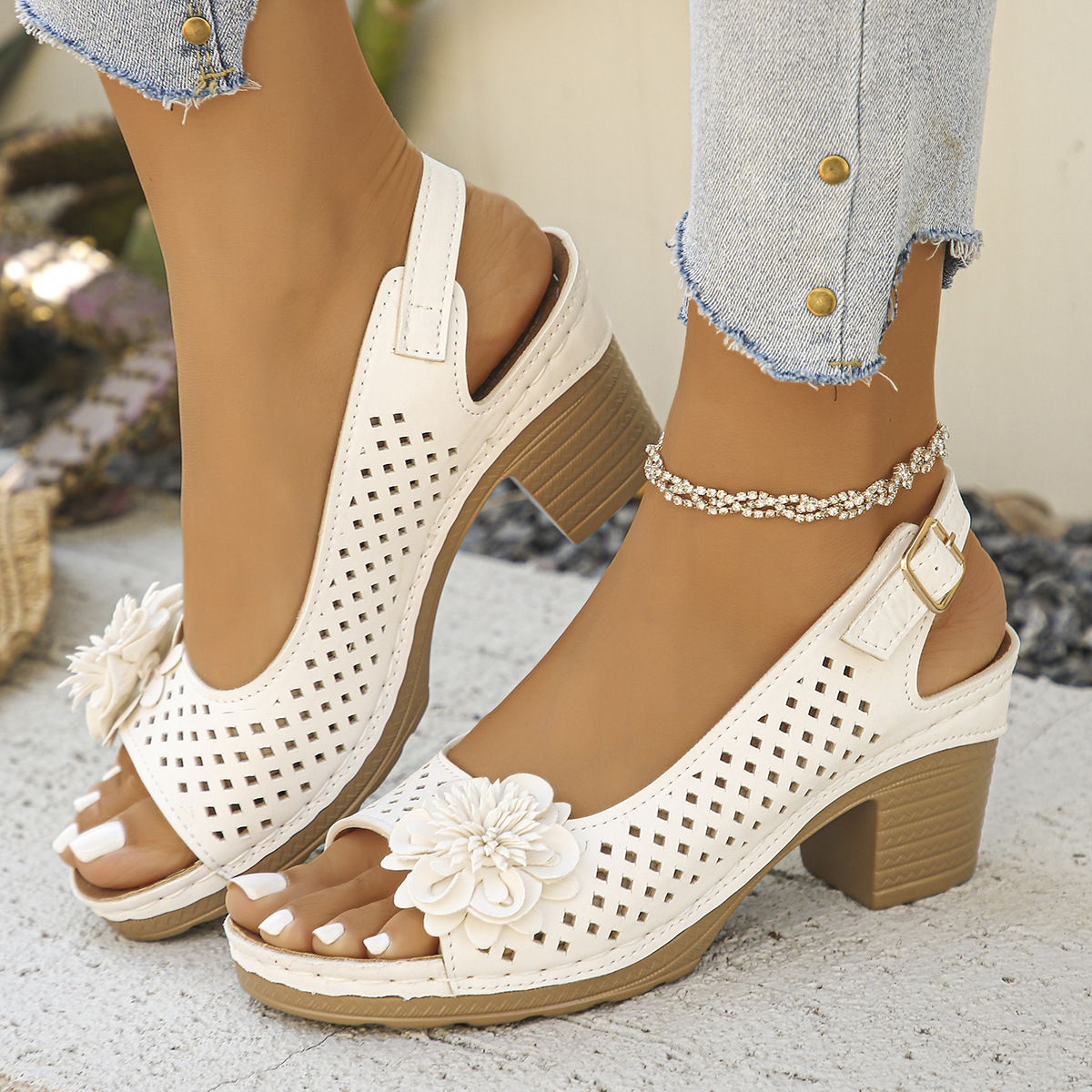 🔥Last Day Promotion 50% OFF - Women's Flower Block Heel Sandals