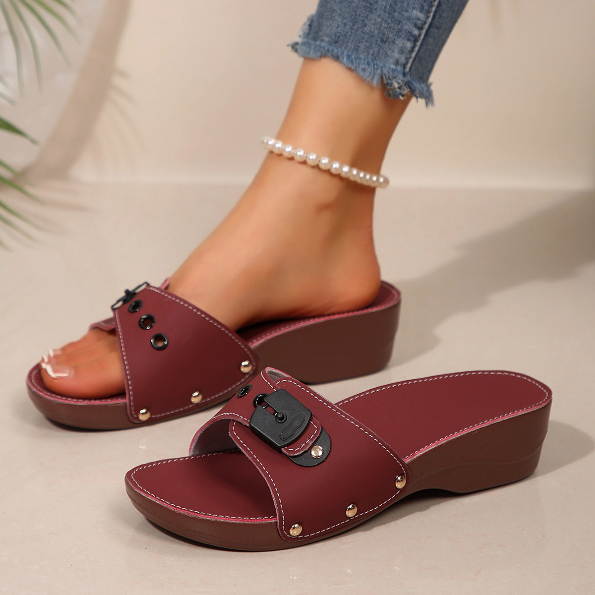 🔥Last Day Promotion 50% OFF - Women's Comfortable Thick Bottom Studded Leather Sandals