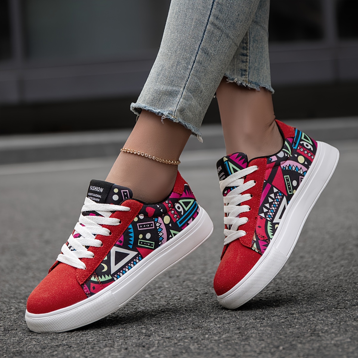 🔥Last Day Promotion 50% OFF - Women's Trendy Comfortable Graffiti Print Orthopedic Sneakers