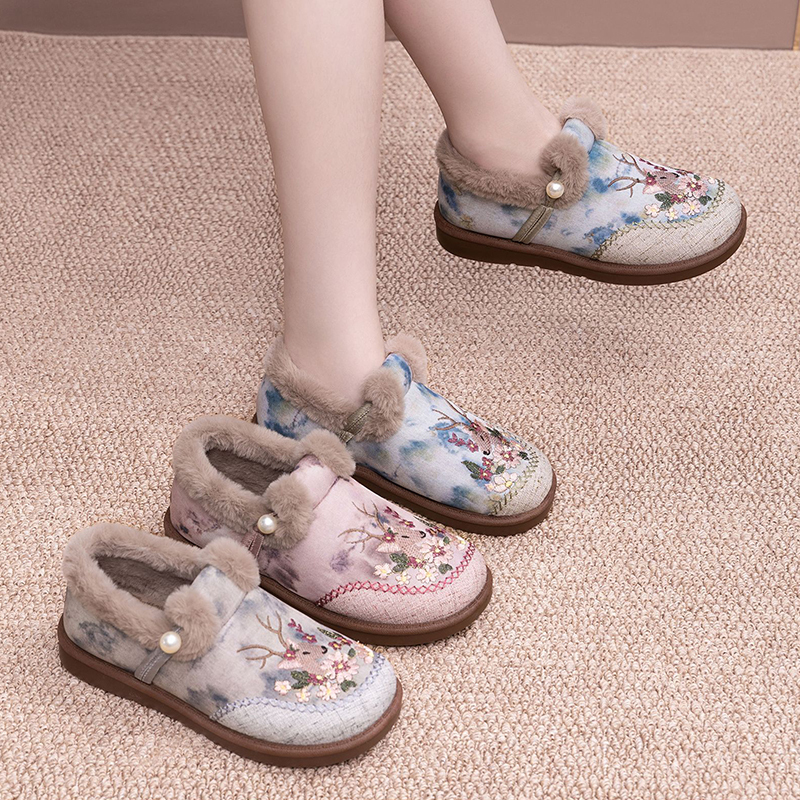 🔥Last Day Promotion 50% OFF - Women's Hand-Embroidered Deer-Motif Warm Casual Shoes