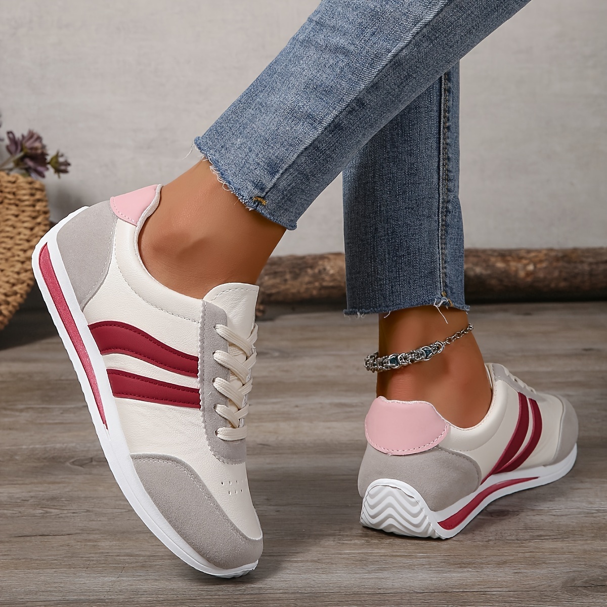 🔥Last Day Promotion 50% OFF - Women's Lightweight Low Top Orthopaedic Sneakers
