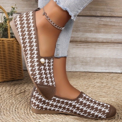 🔥Last Day Promotion 50% OFF - Women's Comfortable Breathable Pearl Embellished Round Toe Walking Shoes