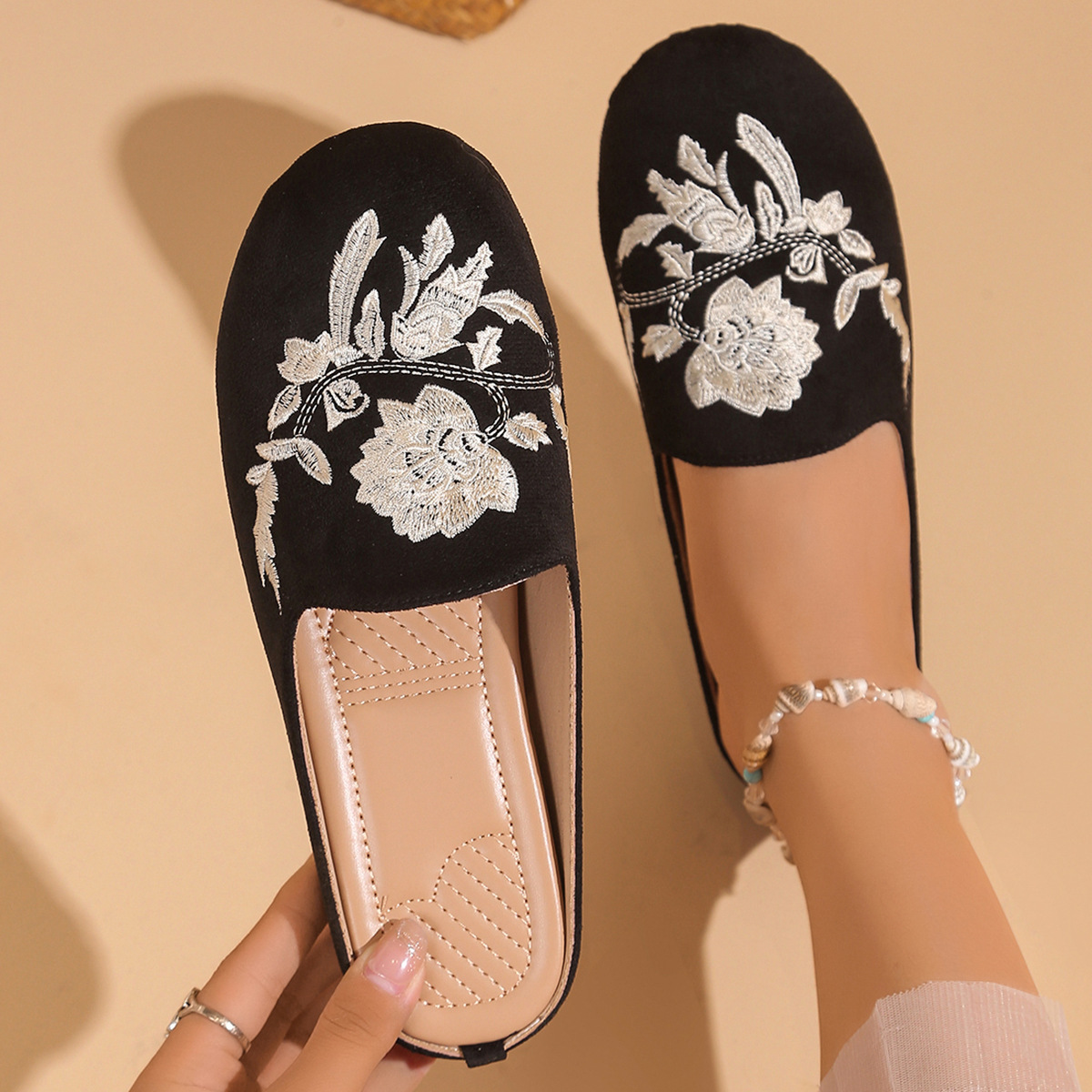 🔥Last Day Promotion 50% OFF - Women's Hand Embroidered Soft Sole Orth