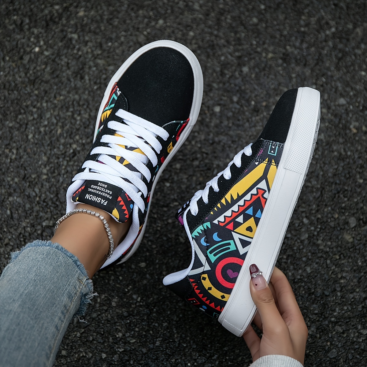 🔥Last Day Promotion 50% OFF - Women's Trendy Comfortable Graffiti Print Orthopedic Sneakers