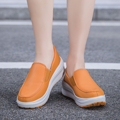 🔥Last Day Promotion 50% OFF - Women's Comfortable Chunky-Soled Wedge Casual Shoes