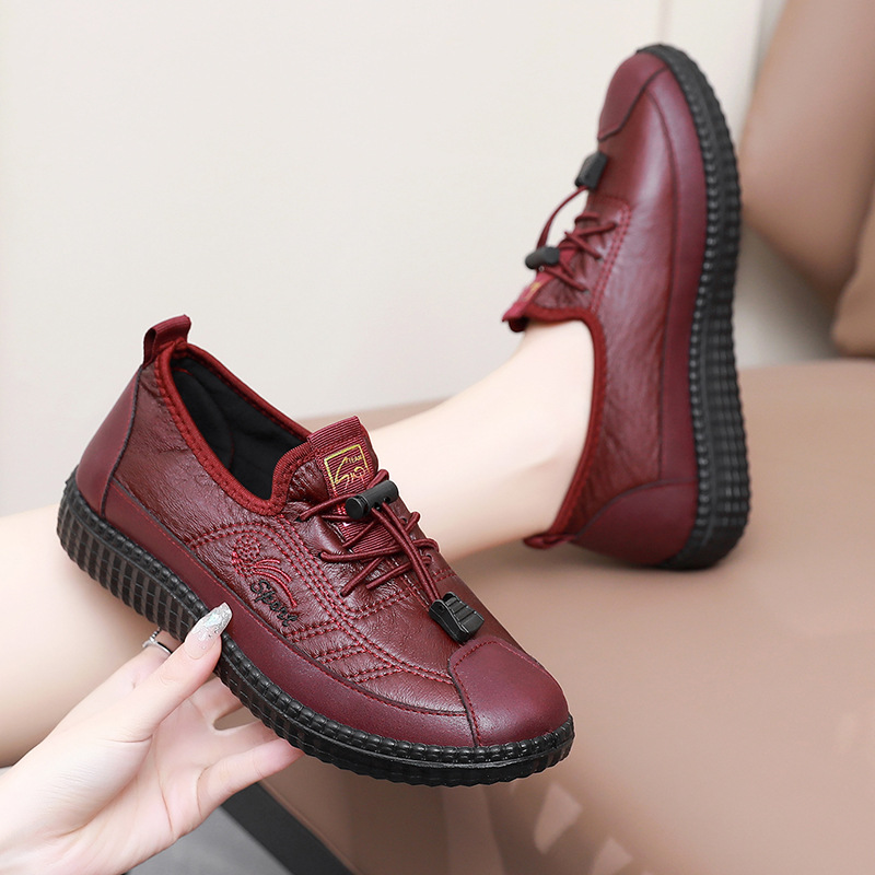 🔥Last Day Promotion 50% OFF - Women's Floral Embroidered Slip-On Casual Shoes