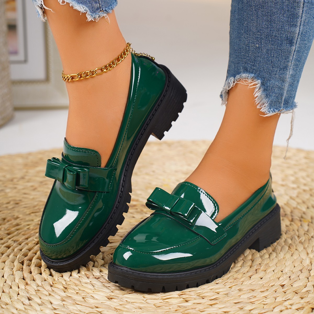 Women's Solid Colour Fashion Thick Sole Leather Shoes