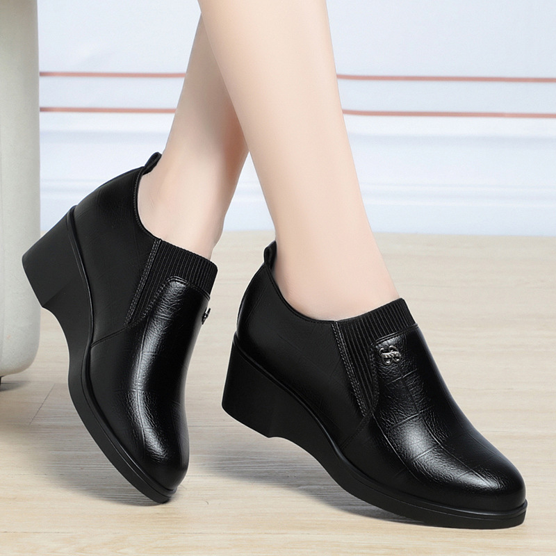 🔥Last Day Promotion 50% OFF - Women's Solid-Colour Fashion Wedge Orthopaedic Leather Shoes