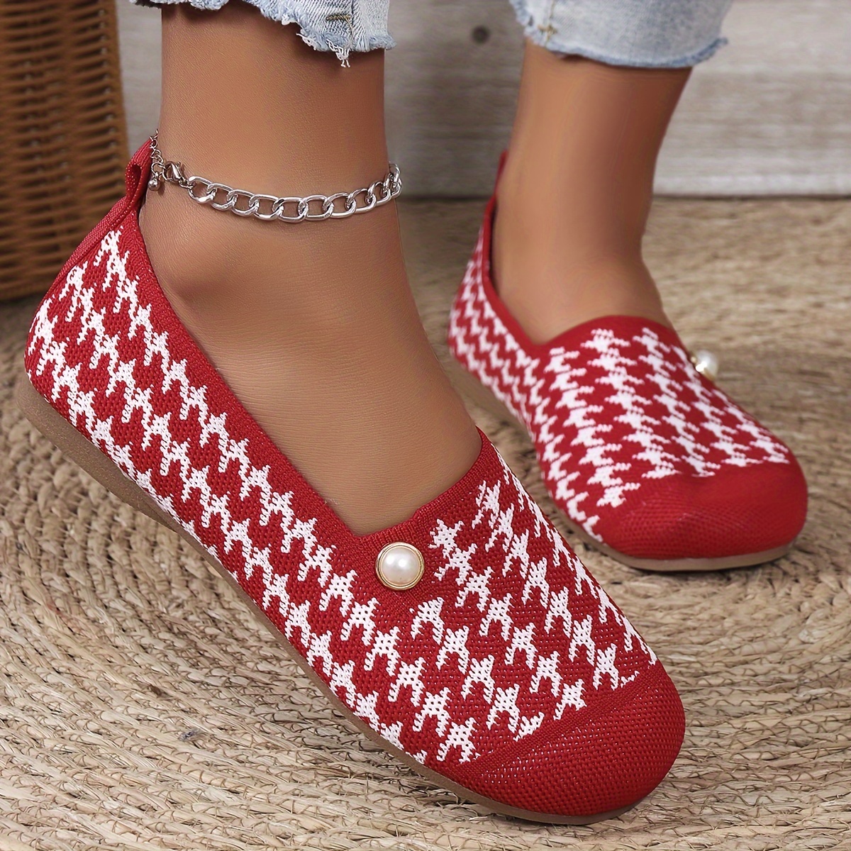 🔥Last Day Promotion 50% OFF - Women's Comfortable Breathable Pearl Embellished Round Toe Walking Shoes
