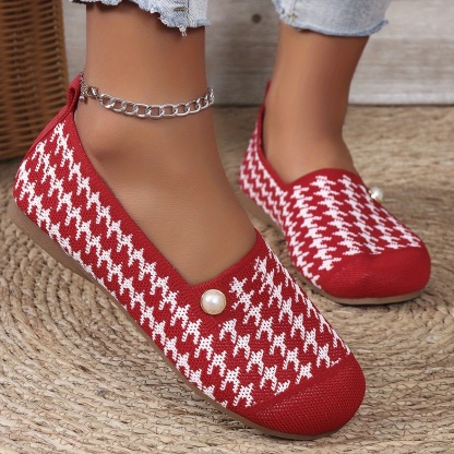 🔥Last Day Promotion 50% OFF - Women's Comfortable Breathable Pearl Embellished Round Toe Walking Shoes