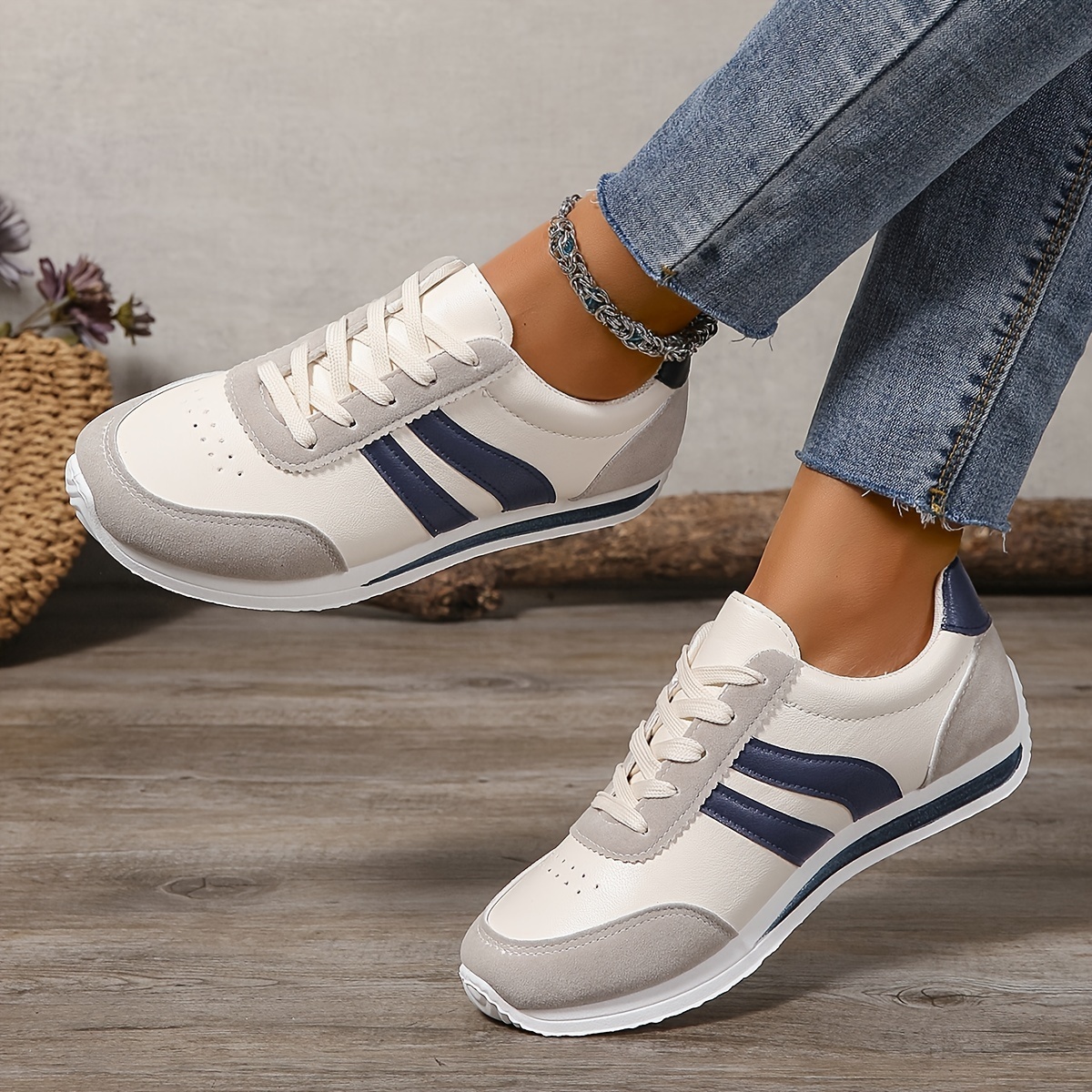 🔥Last Day Promotion 50% OFF - Women's Lightweight Low Top Orthopaedic Sneakers