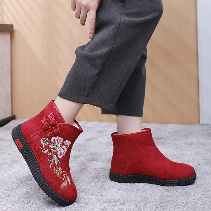 🔥Last Day Promotion 50% OFF - Women's Hand-Embroidered Warm Cotton Boots