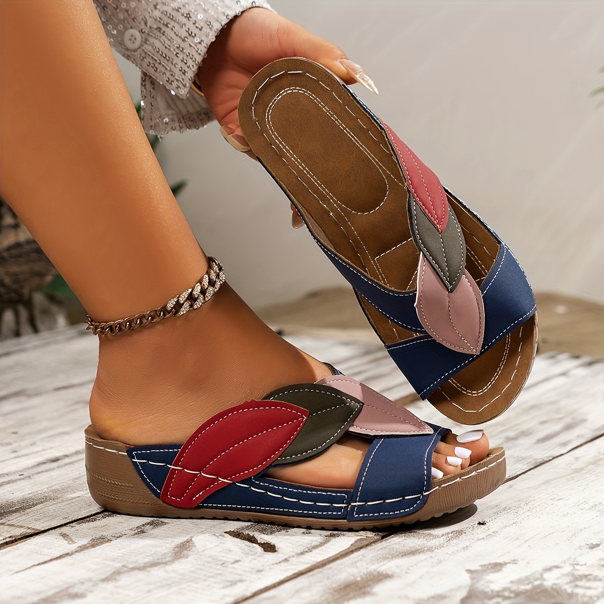 🔥Last Day Promotion 50% OFF - Women's Fashion Leaf Pattern Slippers