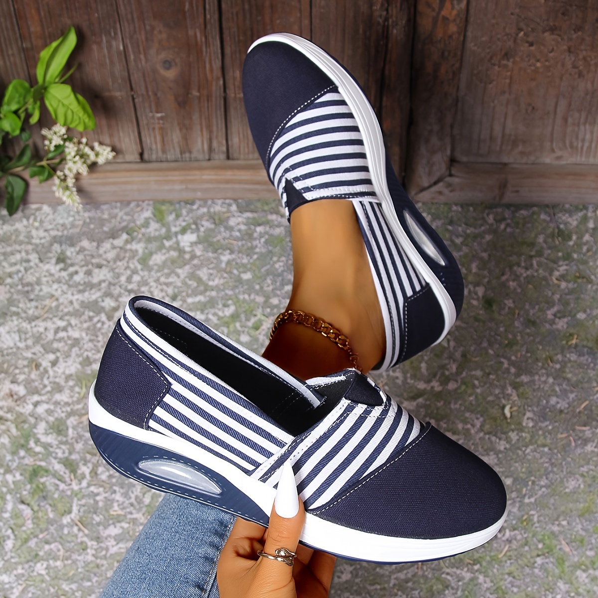 🔥Last Day Promotion 50% OFF - Women's Comfort Striped Slip-On Orthopaedic Sneakers