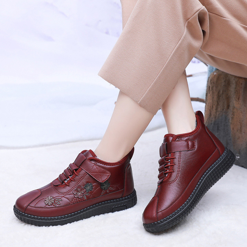 🔥Last Day Promotion 50% OFF - Women's Comfortable Non-Slip Slip-On Warm Boots