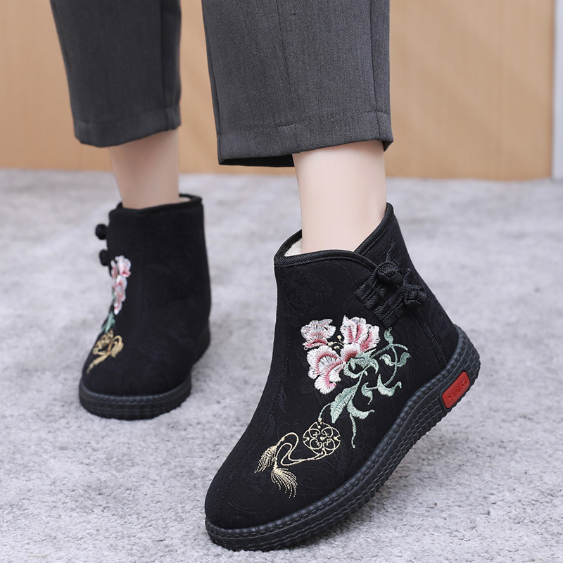 🔥Last Day Promotion 50% OFF - Women's Hand-Embroidered Warm Cotton Boots