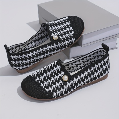 🔥Last Day Promotion 50% OFF - Women's Comfortable Breathable Pearl Embellished Round Toe Walking Shoes