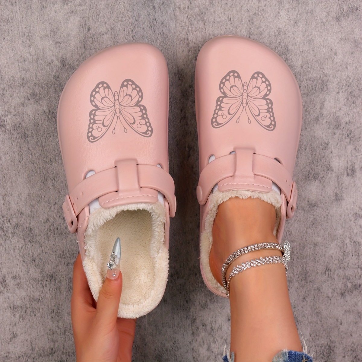 🔥Last Day Promotion 50% OFF - Women's Soft Cozy Plush-Lined Butterfly Print Slip-On Slippers