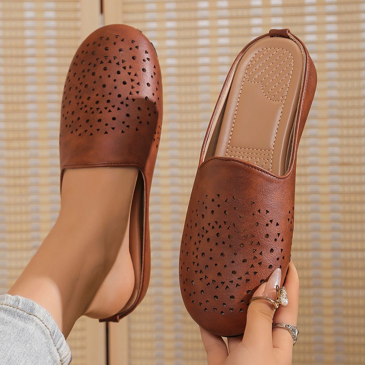 🔥Last Day Promotion 50% OFF - Women's Soft Sole Orthopaedic Leather Sandals
