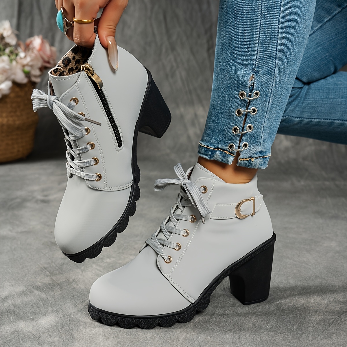 🔥Last Day Promotion 50% OFF - Women's Side-Zip Mid-Heel Leather Ankle