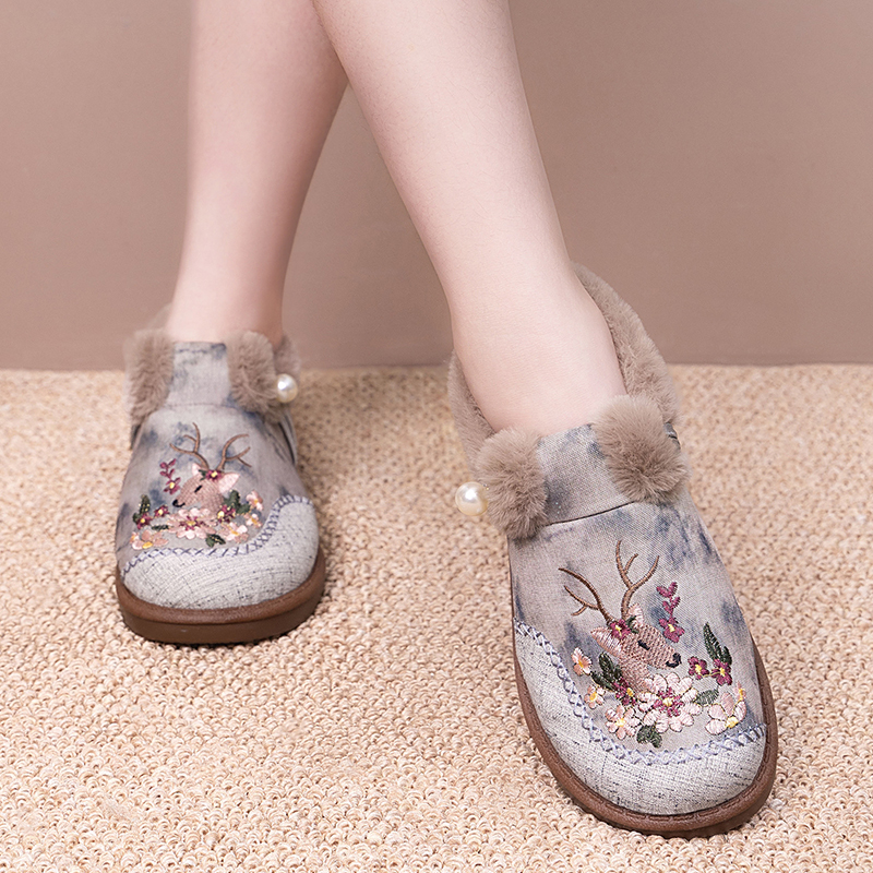 🔥Last Day Promotion 50% OFF - Women's Hand-Embroidered Deer-Motif Warm Casual Shoes