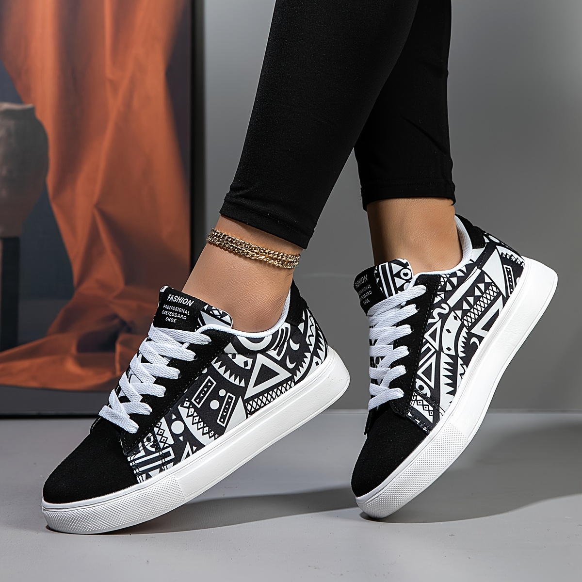 🔥Last Day Promotion 50% OFF - Women's Trendy Comfortable Graffiti Print Orthopedic Sneakers
