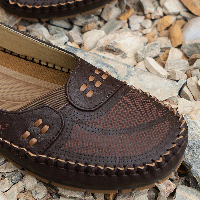 🔥Last Day Promotion 50% OFF - Women's Breathable Vintage Style Leather Loafers