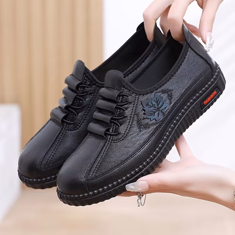 spring autumn new style comfortable womens shoes with soft anti slip soles mom shoes flat fashion shoes for middle aged and elderly women women shoes sneakers 1